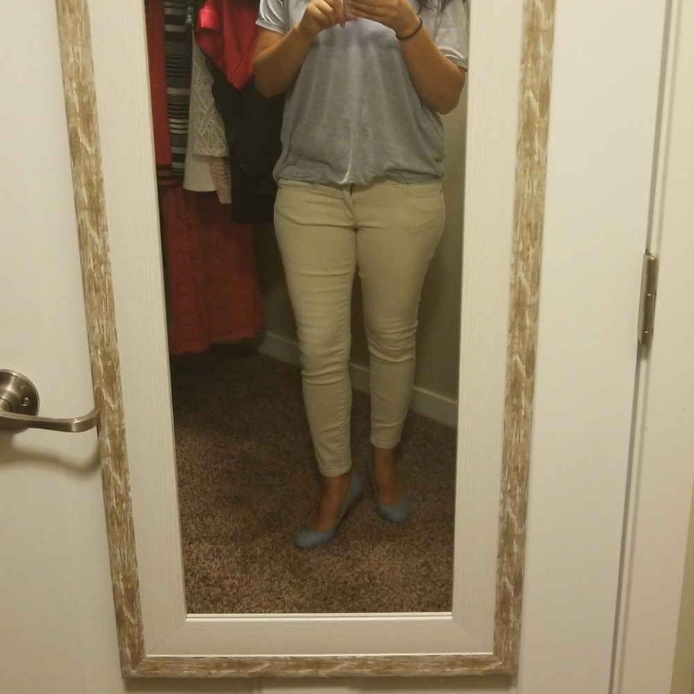 Khaki skinny "capri" pants